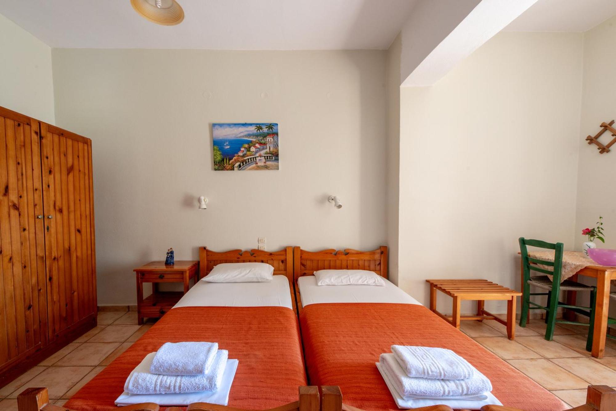 Golden Sun Apartments Falasarna Esterno foto